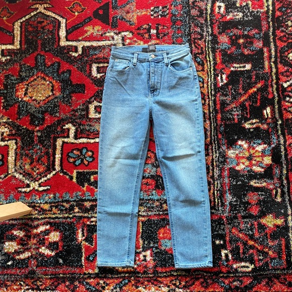 BDG Denim - BDG Girlfriend Hi-Rise Cropped Jeans